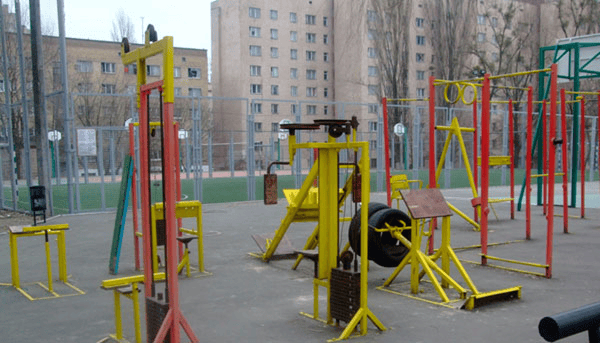 Відкритий спортивний майданчик