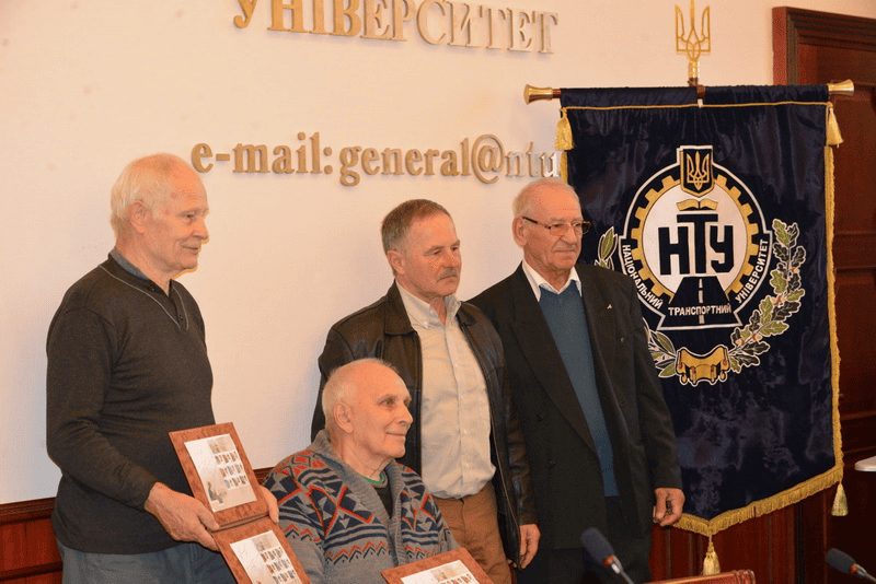 Мотокрос на трасі — динамічні кадри